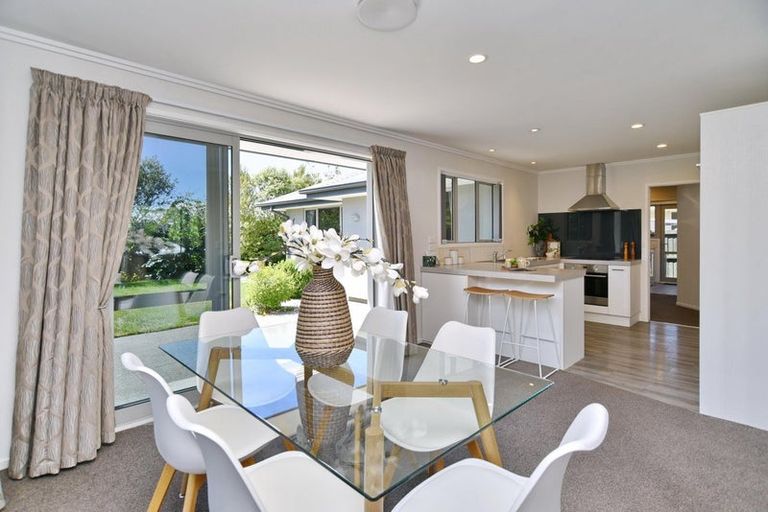 Photo of property in 4 Hurst Place, Parklands, Christchurch, 8083