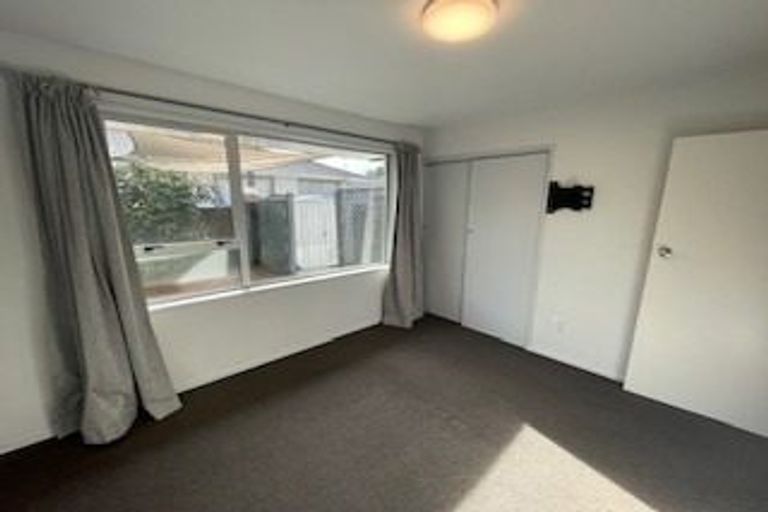 Photo of property in 1/14 Salford Avenue, Redwood, Christchurch, 8051