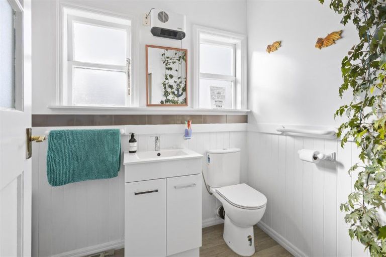 Photo of property in 58 Wakefield Street, Westport, 7825