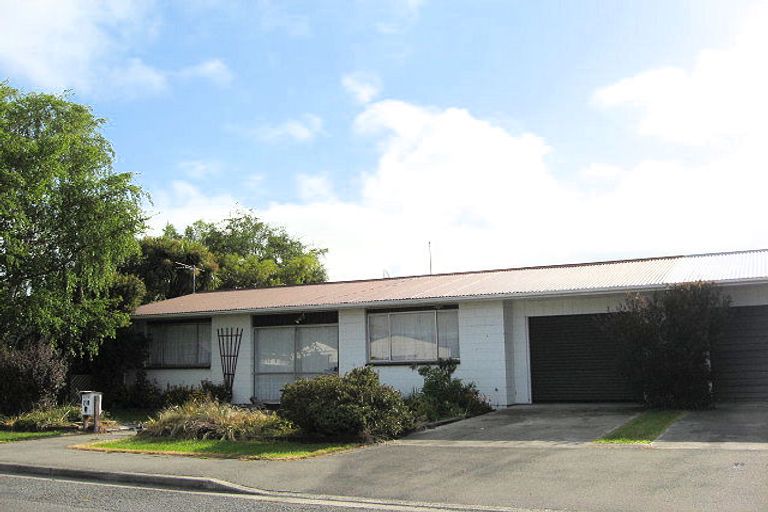 Photo of property in 15b Collingwood Place, Rangiora, 7400