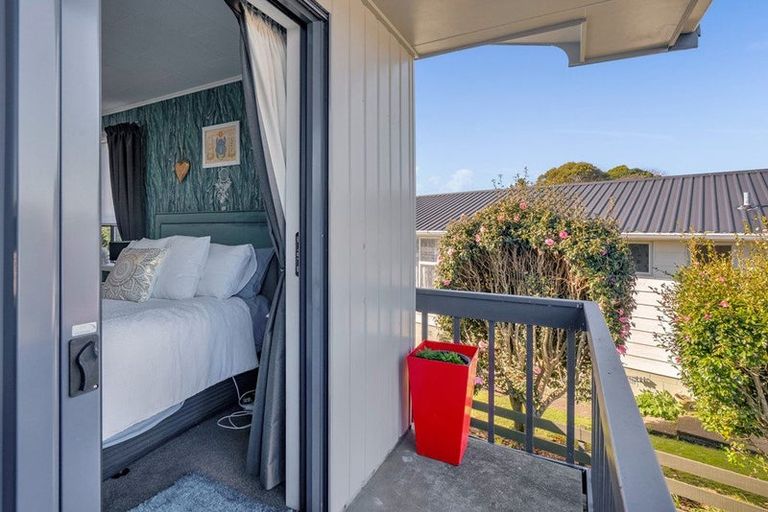 Photo of property in 23 Clifton Drive, Waitara, 4320