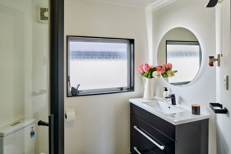 Photo of property in 19 Motukaraka Point, Pauatahanui, Porirua, 5381