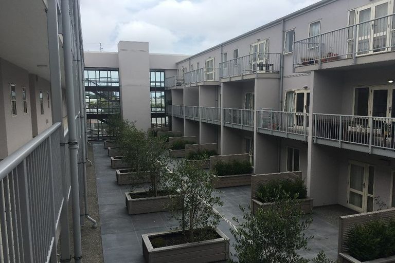 Photo of property in Luxford Villas, 201/72 Herald Street, Berhampore, Wellington, 6023