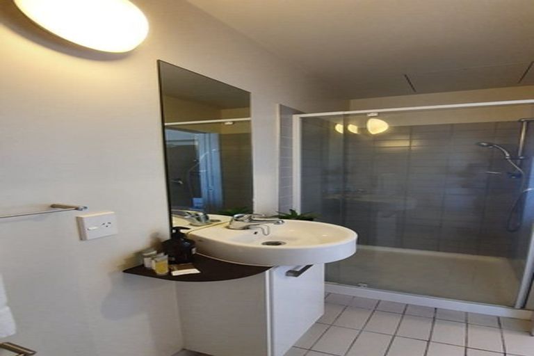 Photo of property in The Quadrant Apartments, 822/10 Waterloo Quadrant, Auckland Central, Auckland, 1010