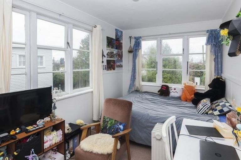 Photo of property in 9 Dickson Crescent, Hornby, Christchurch, 8042