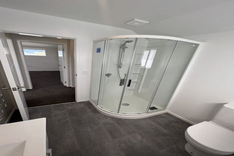 Photo of property in 28b Mana Esplanade, Paremata, Porirua, 5026