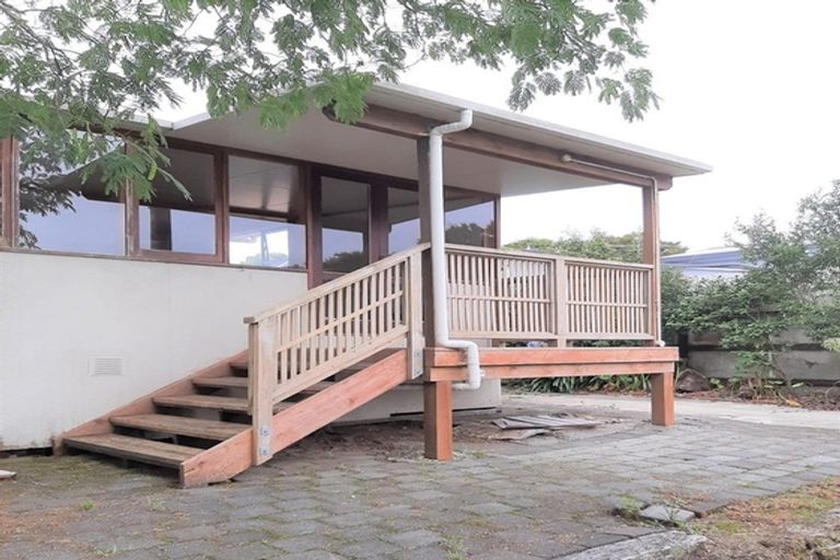 Photo of property in 41 Awaroa Road, Sunnyvale, Auckland, 0612