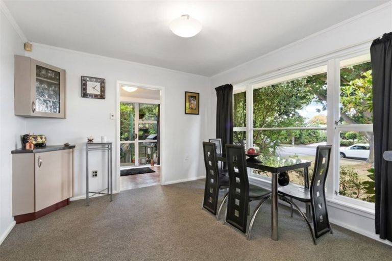 Photo of property in 51 Sevenoaks Drive, Bryndwr, Christchurch, 8053