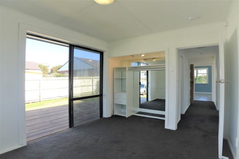 Photo of property in 88 Swaffield Road, Papatoetoe, Auckland, 2025
