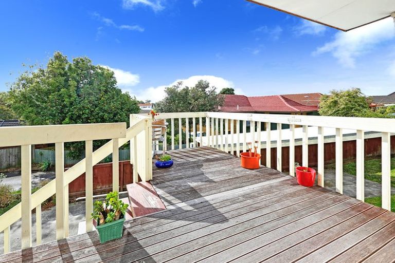 Photo of property in 2/21 Glenmore Road, Sunnyhills, Auckland, 2010