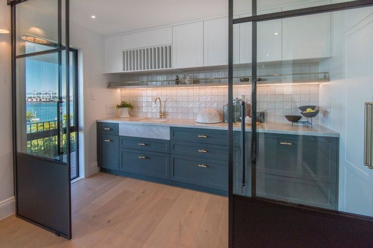 Photo of property in 31a Stanley Point Road, Stanley Point, Auckland, 0624