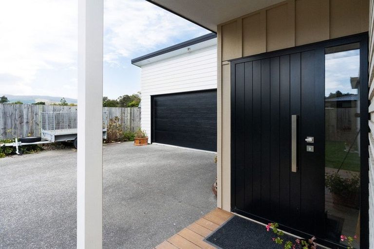 Photo of property in 6 Kingi Te Ahoaho Place, Otaki, 5512