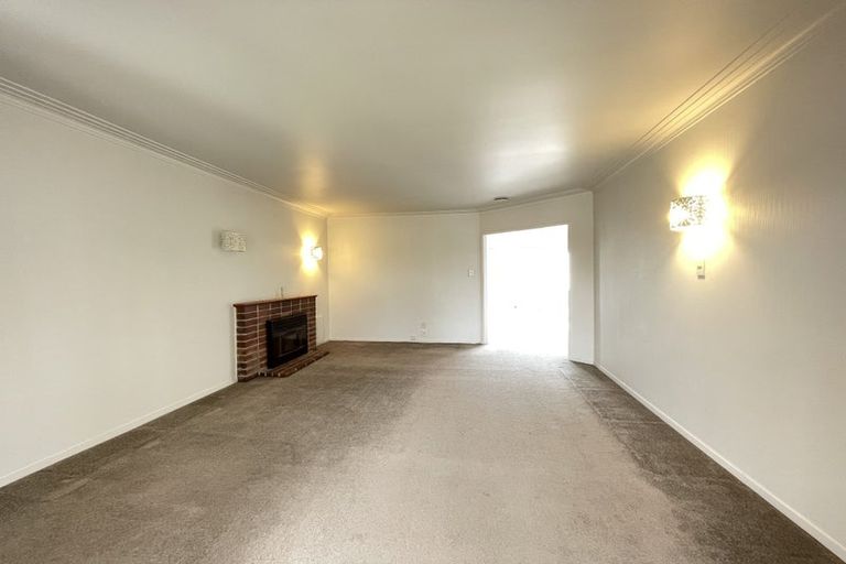 Photo of property in 45 Sunnynook Road, Forrest Hill, Auckland, 0620