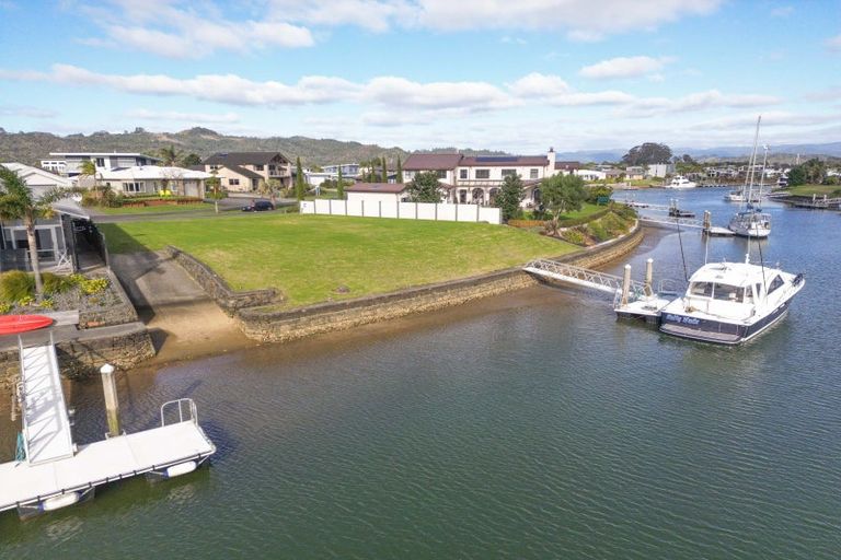Photo of property in 33 Aquila Drive, Whitianga, 3510