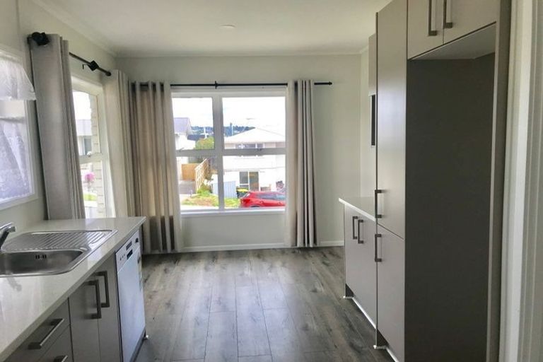 Photo of property in 1/60 Bruce Road, Glenfield, Auckland, 0629