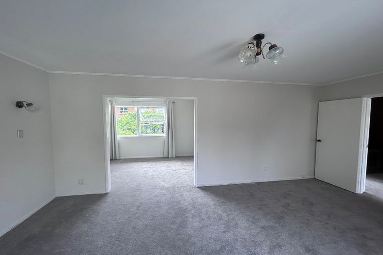 Photo of property in 39 Diana Drive, Glenfield, Auckland, 0627