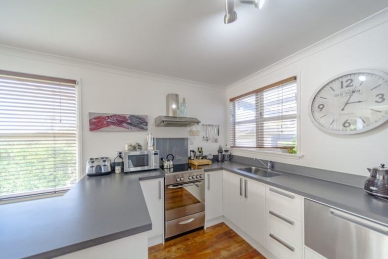 Photo of property in 75 Gillies Crescent, Waimarama, Havelock North, 4294