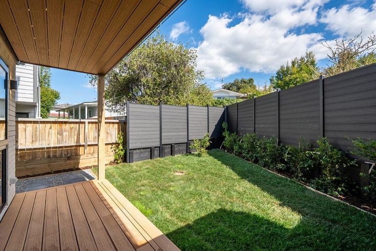 Photo of property in 111 Sycamore Drive, Sunnynook, Auckland, 0620