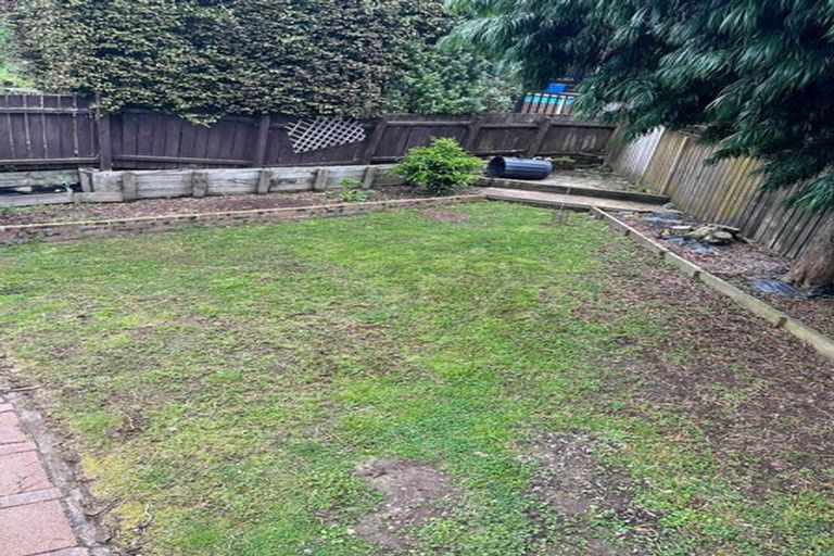 Photo of property in 1/179 Wiseley Road, West Harbour, Auckland, 0618