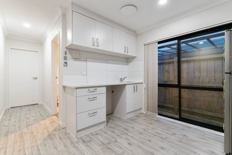 Photo of property in 9 Earlywood Road, Takanini, 2110