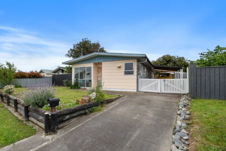 Photo of property in 12 Aitken Street, Bulls, 4818