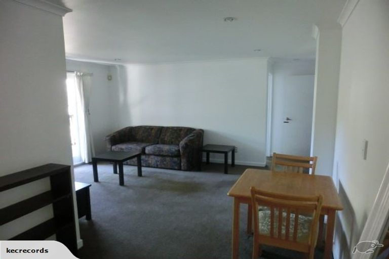 Photo of property in 4 Hogans Road, Glenfield, Auckland, 0629