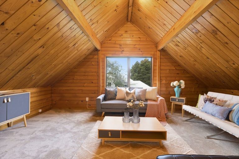 Photo of property in 5 Chardon Place, Henderson, Auckland, 0612