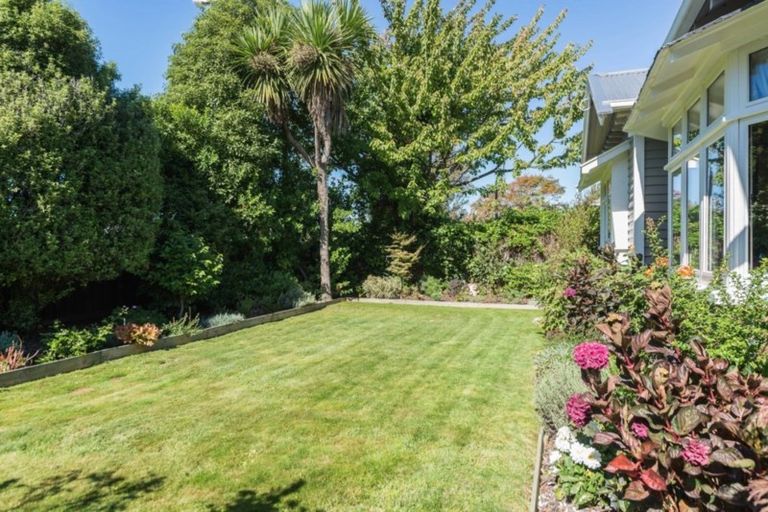 Photo of property in 35 North Parade, Richmond, Christchurch, 8013