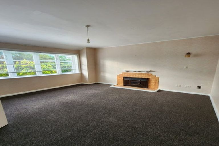 Photo of property in 15 Freyberg Street, Waterloo, Lower Hutt, 5011
