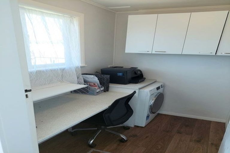 Photo of property in 12 Bowen Street, Levin, 5510