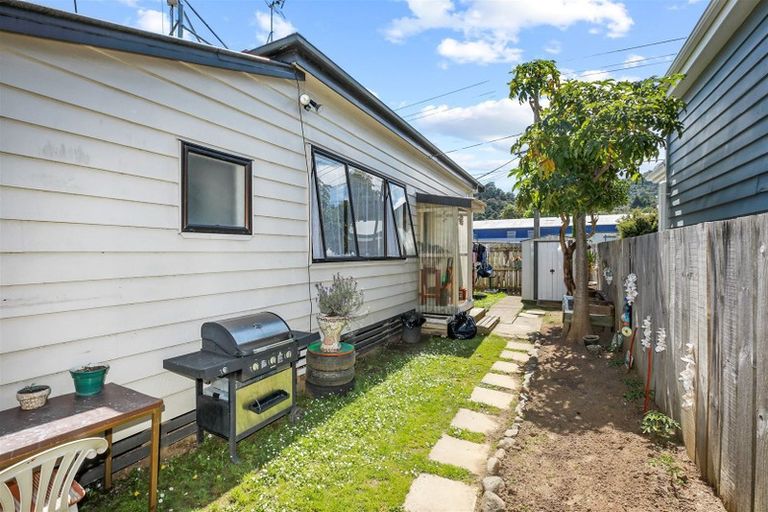 Photo of property in 627 Queen Sh25 Street, Thames, 3500