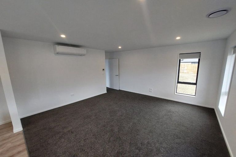 Photo of property in 33 Cousins Street, Woodend, 7691
