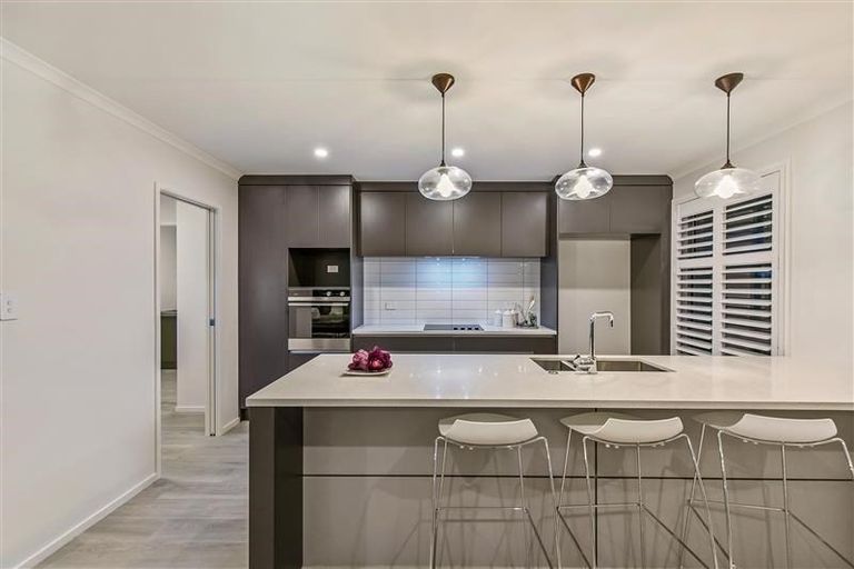 Photo of property in 12 Lisle Farm Drive, Pukekohe, 2120