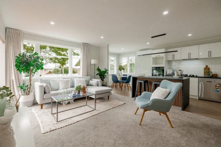 Photo of property in 15 Peters Avenue, Cloverlea, Palmerston North, 4412