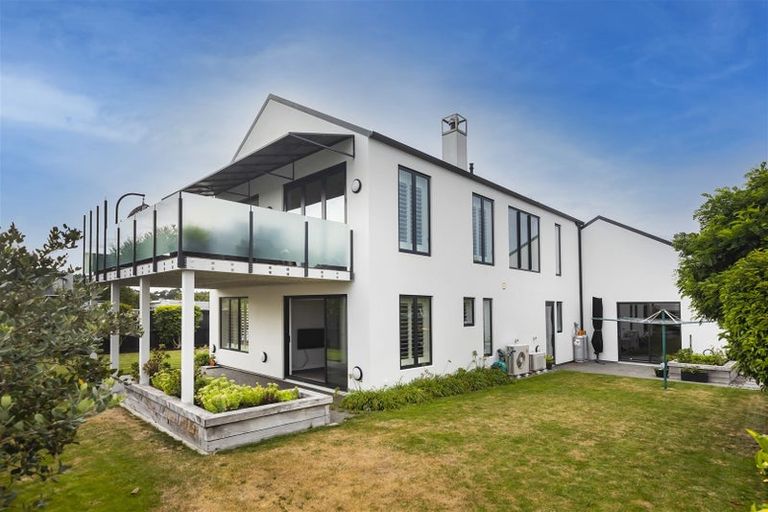 Photo of property in 59 Waterstock Way, Parklands, Christchurch, 8083