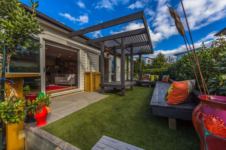 Photo of property in 6 Whares Court, Silverdale, 0932