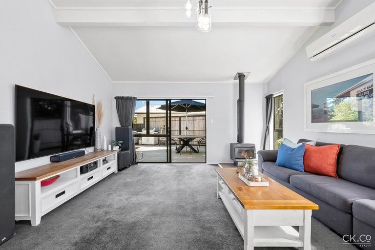 Photo of property in 11 Mcmanaway Grove, Stokes Valley, Lower Hutt, 5019