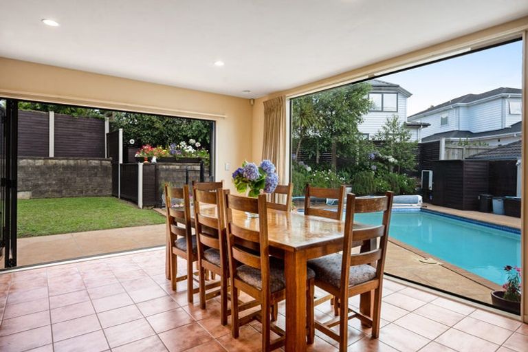 Photo of property in 23 Malin Place, Pinehill, Auckland, 0632