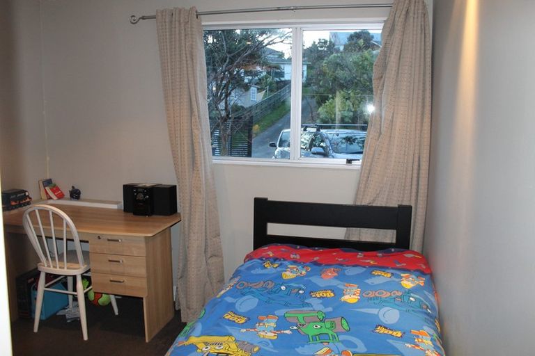 Photo of property in 57 Lavery Place, Sunnynook, Auckland, 0632