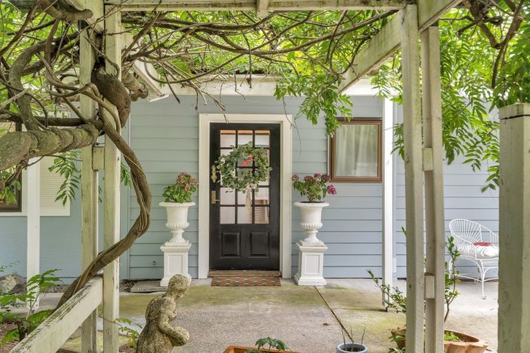 Photo of property in 237 High Street, Oxford, 7430