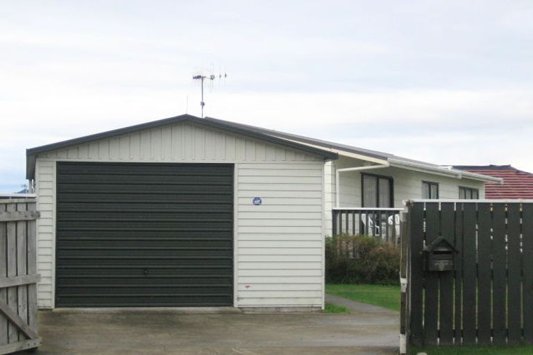 Photo of property in 6 Spackman Crescent, Paraparaumu, 5032
