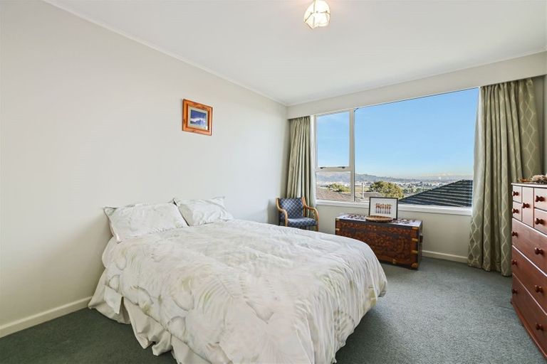 Photo of property in 40 Cannon Hill Crescent, Mount Pleasant, Christchurch, 8081