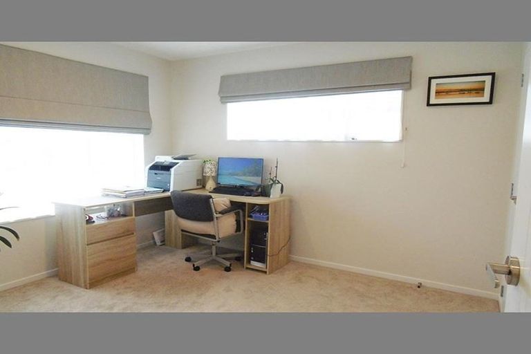 Photo of property in 26 Craigs Way, Hobsonville, Auckland, 0616