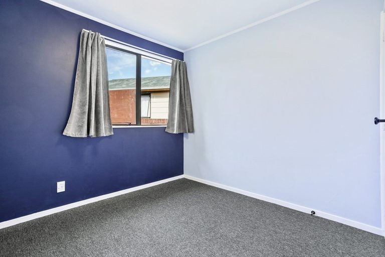 Photo of property in 2/221 Waitemata Drive, Ranui, Auckland, 0612