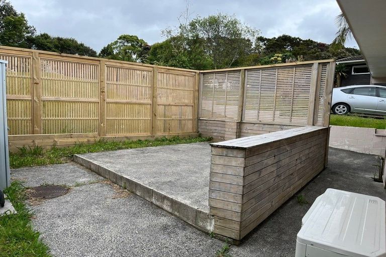 Photo of property in 1/2 Flavia Close, Torbay, Auckland, 0630