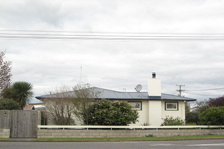 Photo of property in 2 Gow Street, Waipukurau, 4200