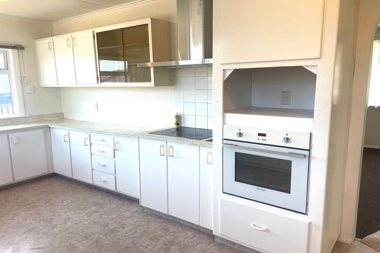 Photo of property in 49 Thatcher Street, Castlecliff, Whanganui, 4501