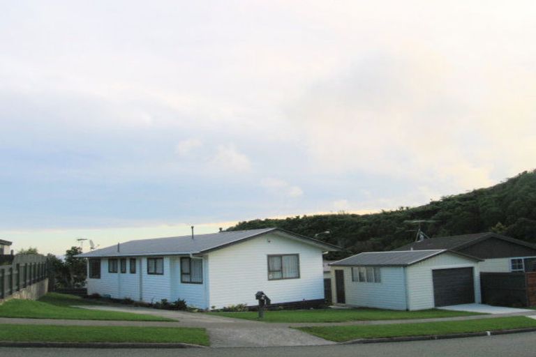 Photo of property in 4 Invercargill Drive, Kelson, Lower Hutt, 5010