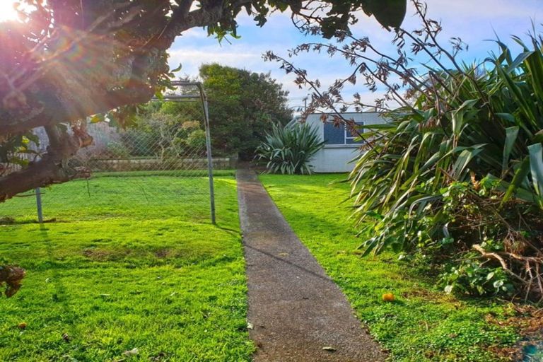 Photo of property in 30 Lismore Street, Strandon, New Plymouth, 4312