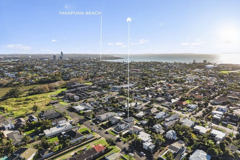 Photo of property in 8 Creamer Avenue, Belmont, Auckland, 0622